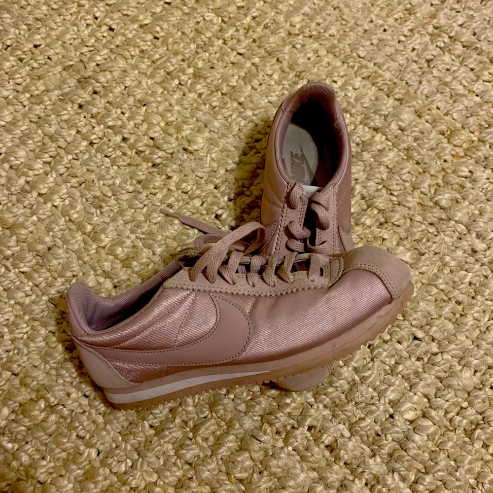 Rose Nike Cortez